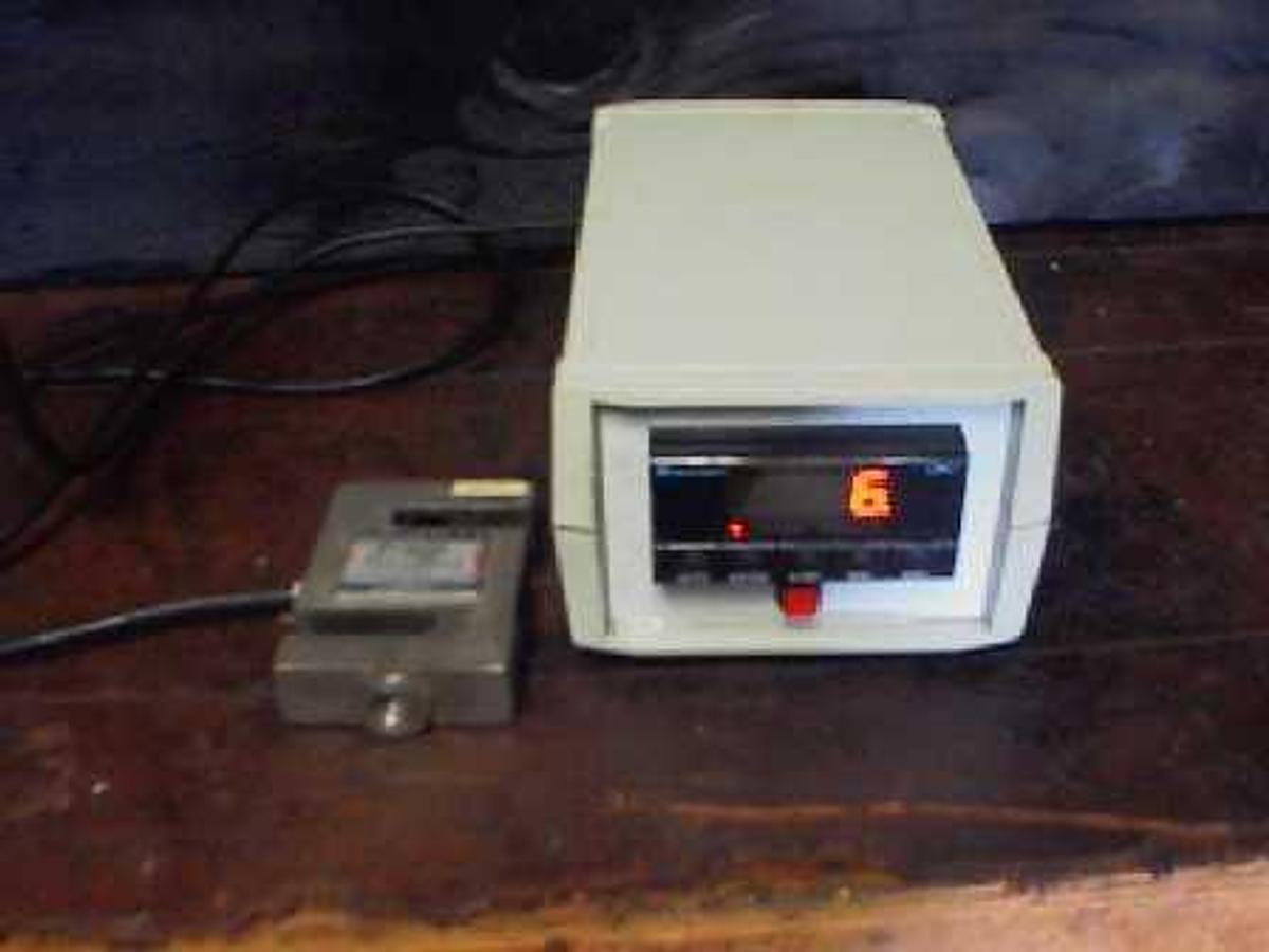 Used KAROL WARNER MODEL 6545 DIGITAL READOUT WITH TOTAL COMP MODEL TS-10 LOAD CELL.