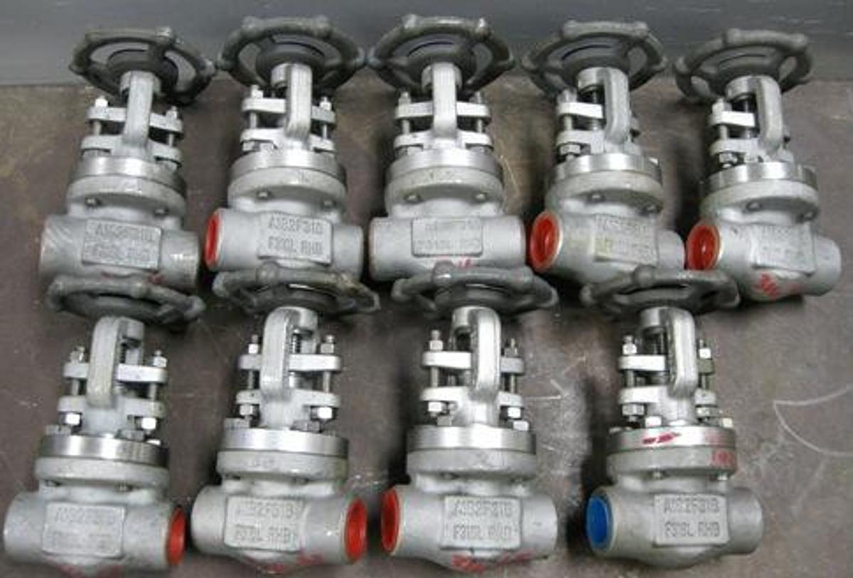 Used QTY. 9. BONNEY FORGE ¾" 800 F316L SOCKET WELD GATE VALVE