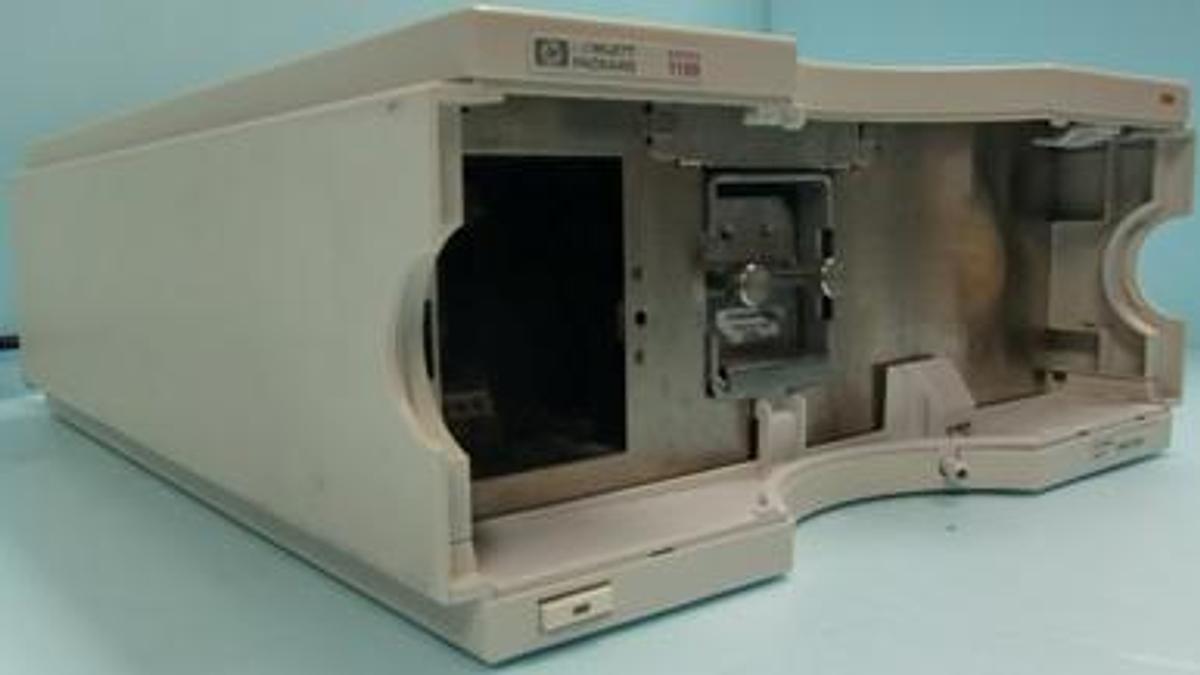 Used QTY. 1. AGILENT TECHONOLIGES HP SERIES 1100 G1314A VWD VARIABLE WAVE DETECTOR. AC LINE V 100-120/220-240 VA 220 50/60 HZ STANDARD CELL PRESSURE LIMIT 4 MPA SRN. JP55101641 CSA CE NRTL/C LR 69295 ISM 1-B.