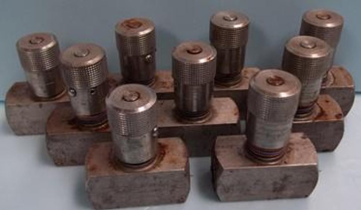 Used QTY. 9. PARKER INLINE GENERAL PURPOSE NEEDLE VALVE N SERIES NO. N800SS