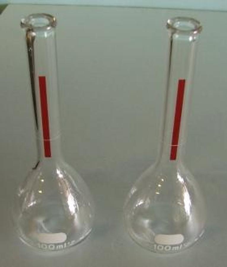 Used QTY. 2. PYREX: NO. 5600 VOLUMETRIC FLASK 100ML TC 20 DEG.C