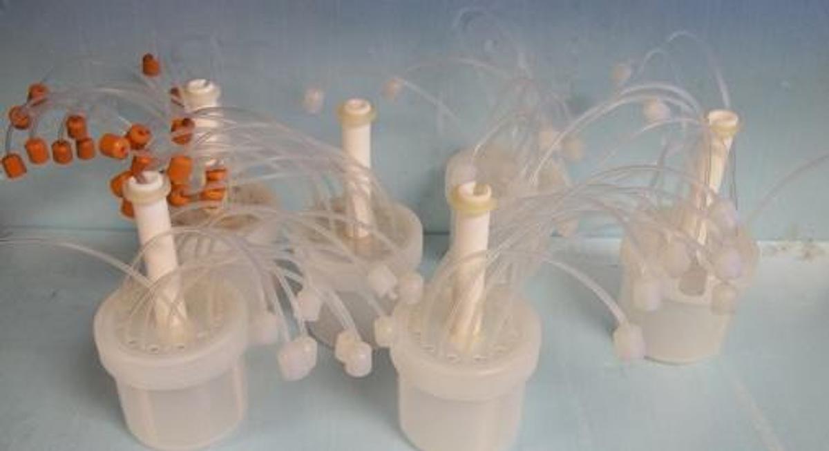 Used QTY. 6. MDS 2100 CARROUSEL INSERTS MDS 2100 MICROWAVE.