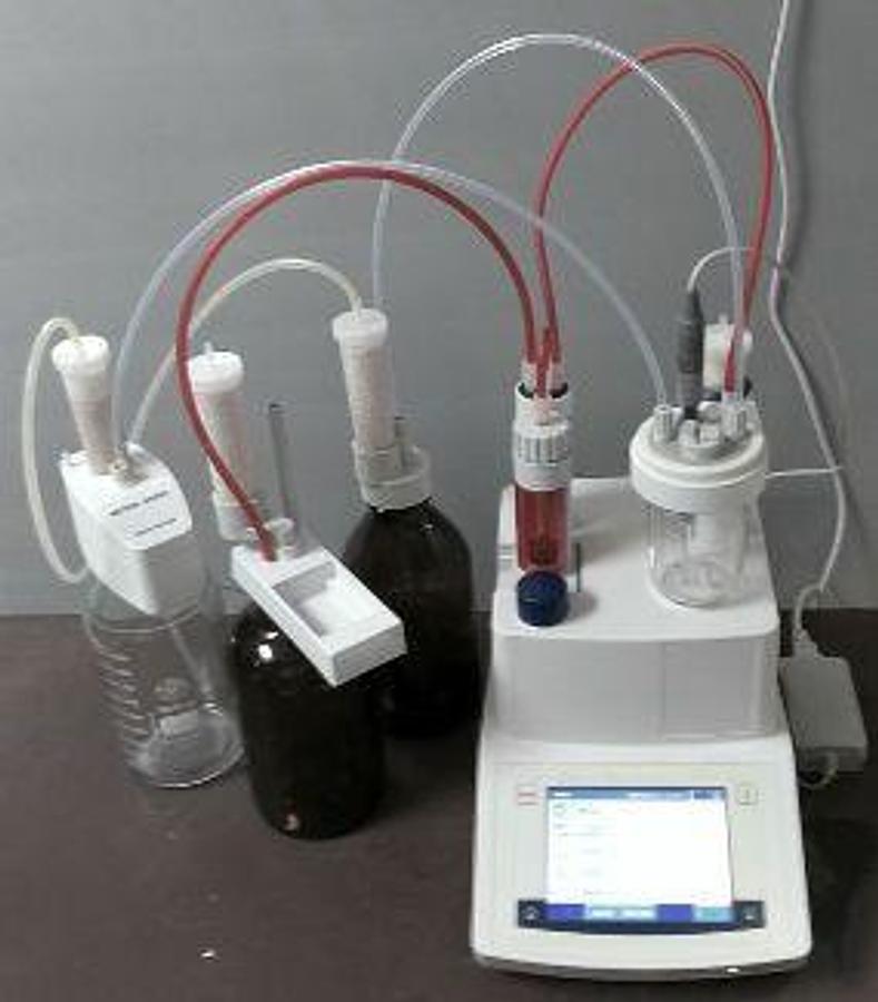 Used METTLER TOLEDO V30 COMPACT VOLUMETRIC KARL FISHER (KF) TITRATOR