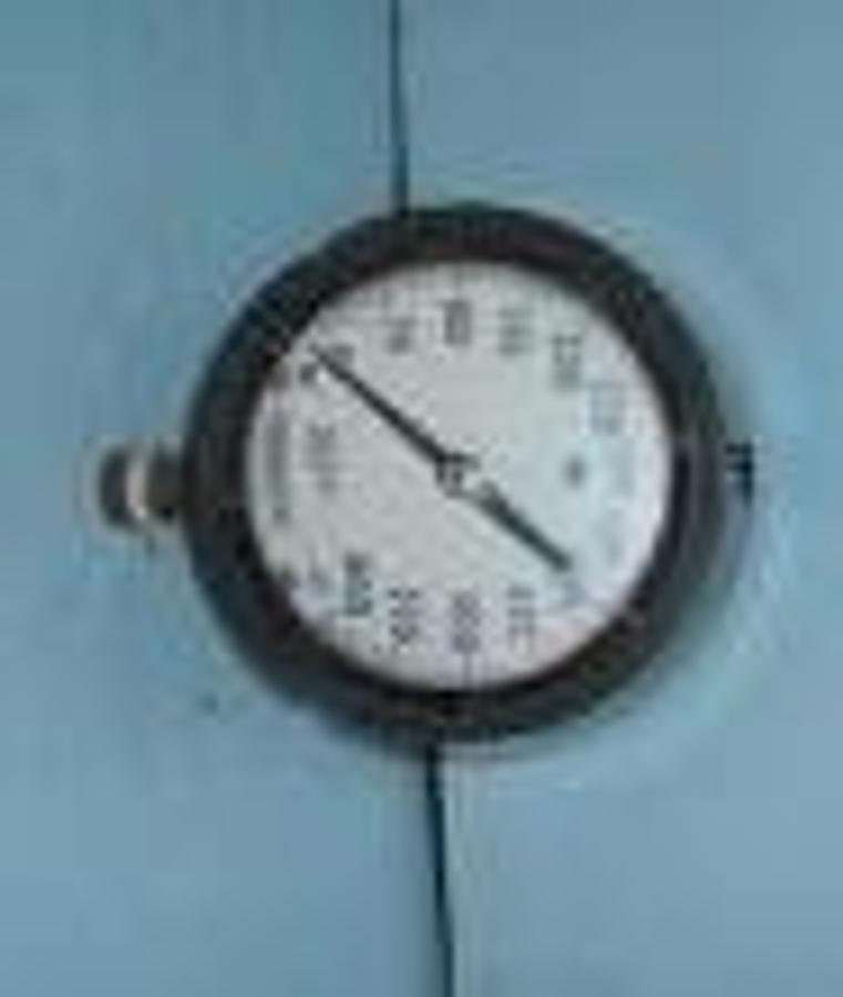 Used ASHCROFT DURAGAUGE A151 316 TUBE STEEL SOCKET WELDED 0-600PSI. .