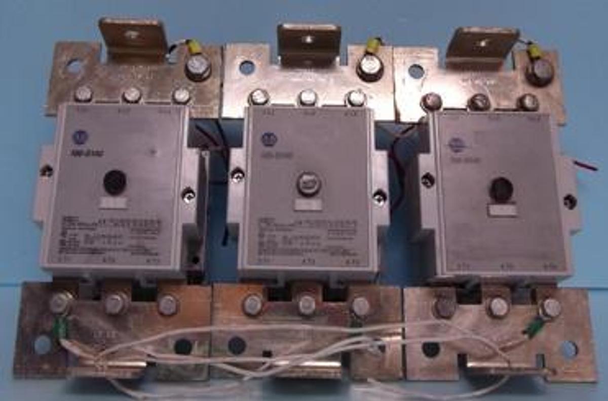 Used ALLEN-BRADLEY 100-D140 CONTACTOR AC-1-1000 V 250 A UIMP=12KV AC-3 V 230 240 400 415 500 690 1000 KW 45 47 78 90 111 75 600VAC MAX.