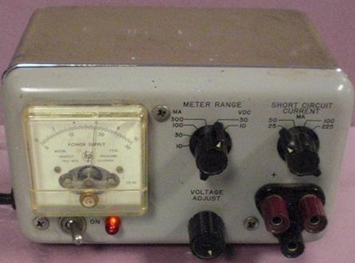 Used HEWLETT PACKARD VOLTAGE METER