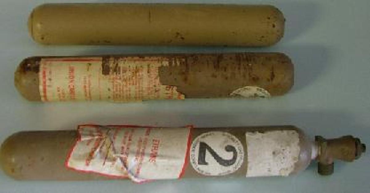 Used QTY. 3. COYME SAMPLE CYLINDER TO-3EM124 3A97 E 2 381 T.W. DOT-3 E 1800 (12") CC