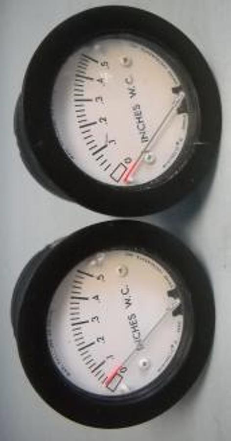 Used QTY. 2. MINIHELIC II GAGE MAX PRESSURE 30PSIG 0- 0.5 INCHES W. C. MINIHELIC II ZERO DWYER INSTRUMENT INC CAUTION DO NOT EXCEED PRESSURE MAX 50 PSIG 340 KPA TEMP MAX 120 DEG F MIN 20 DEG F PAT# 4.347.744 LOW AND HI.