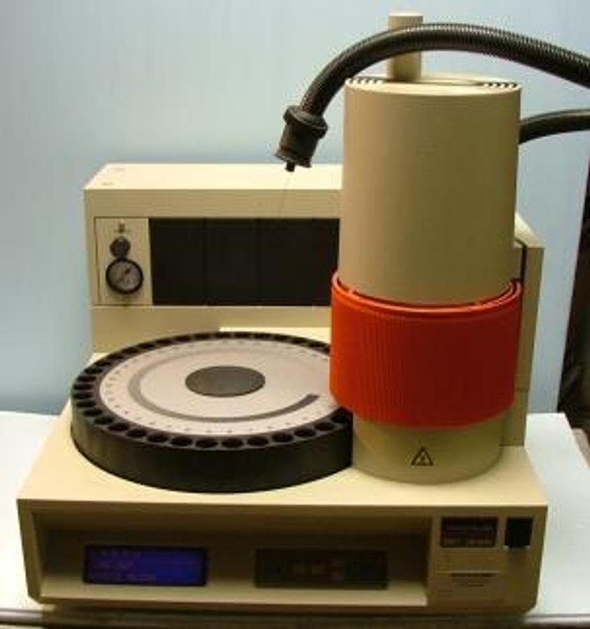 Used PERKIN ELMER HS40XL 888-PE-CHROM (HEAD SPACE SAMPLER) AUTO SYSTEM GAS CHROMATOGRAPH RS 232 CARD CONTROL OPTION SER. NO. 615N9005 PART #N615-9100 (CONFIG:0001