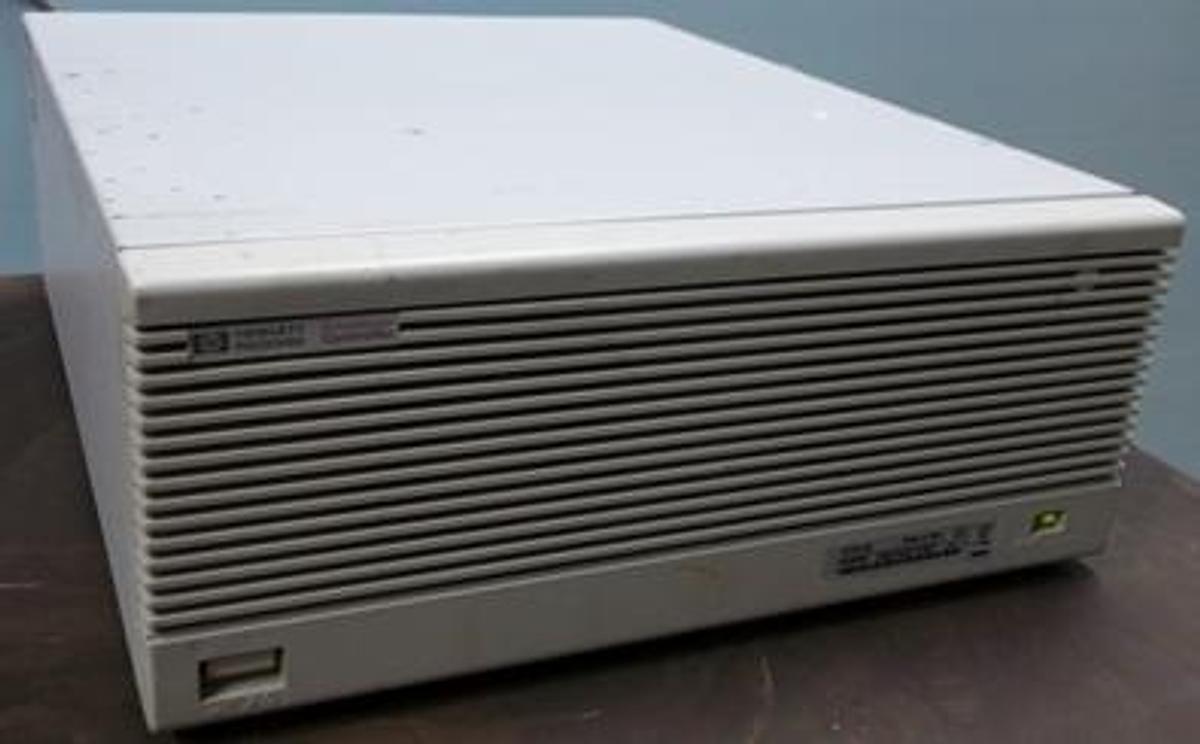 Used QTY. 1. HEWLETT PACKARD 7673 GC AUTO SAMPLER CONTROLLER