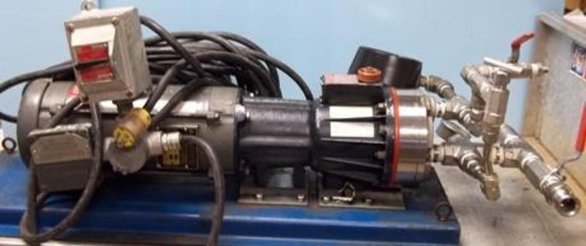 Used HYDRA-CELL PUMP MODEL: D10SLSESNEMD