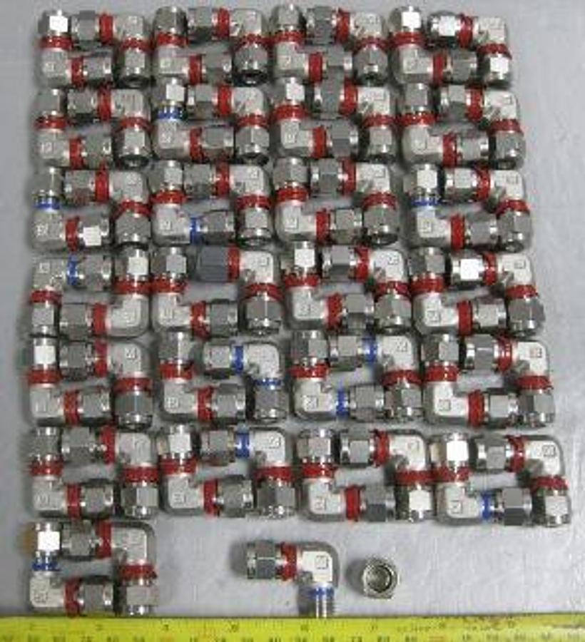 Used SUPERLOK ¼ TUBE X ¼ TUBE UNION ELBOW BMU