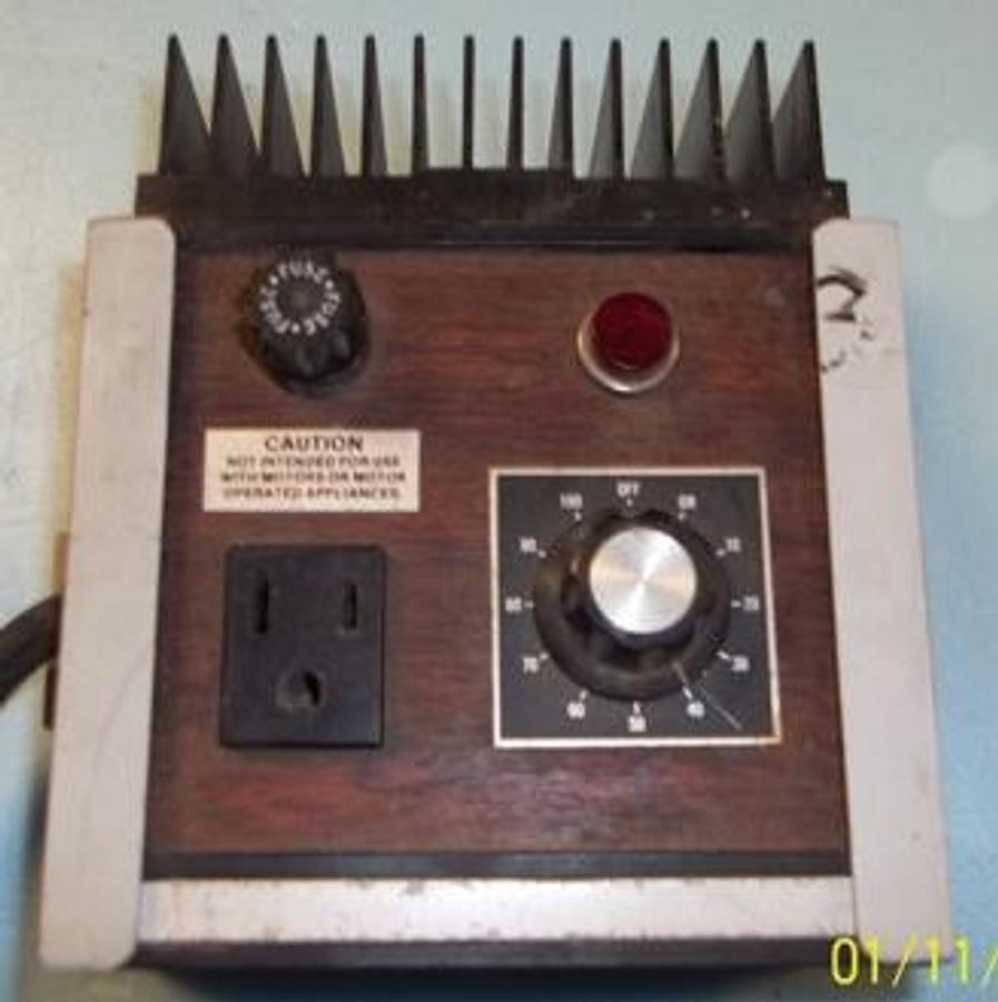 Used COLE PARMER SOLID STATE POWER CONTROLLER SER G00004817 MODEL 2604-20 11 AMP 120 VAC 60 HZ.