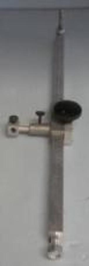 Used QTY. 1. PRECISION STAND UP MEASURING GAUGE. 0-40. TWISTING KNOB RUNS GAUGE UP AND DOWN. HAS BOTTOM BOLT FOR ATTACHING.