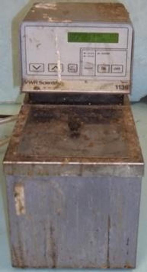 Used VWR 1136 HEATING CIRCULATING DIGITAL CONTROL WATER BATH. UNIT WORKS GOOD BUT LOOKS BAD HAS LOTS OF STAINS.