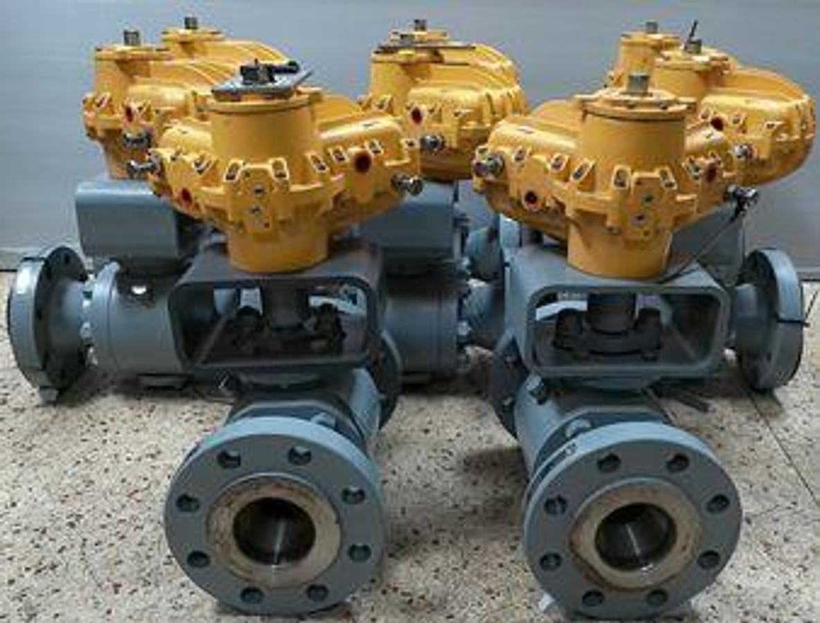 Used KACE 3" 600 FLANGED RAISED FACE A105 REDUCED BORE BALL VALVE WITH KINETROL 127-100 AIR ACTUATOR 3 X 2 600 A105 7071354Z