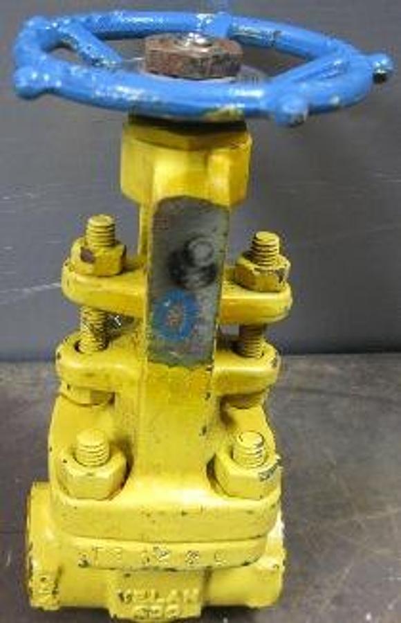 Used QTY. 1. VELAN ¾" 800 SOCKET WELD LF2 GATE VALVE
