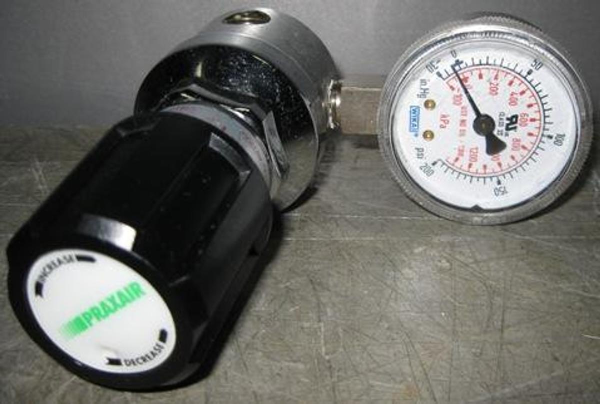 Used PRAXAIR REGULATOR