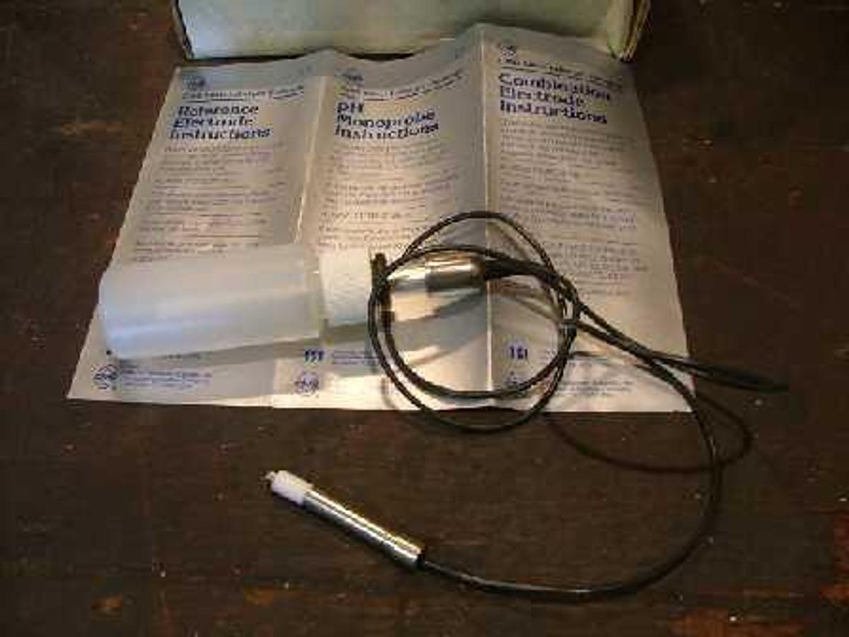 Used QTY. 1. CMS SILVER LABEL PH ELECTRODE