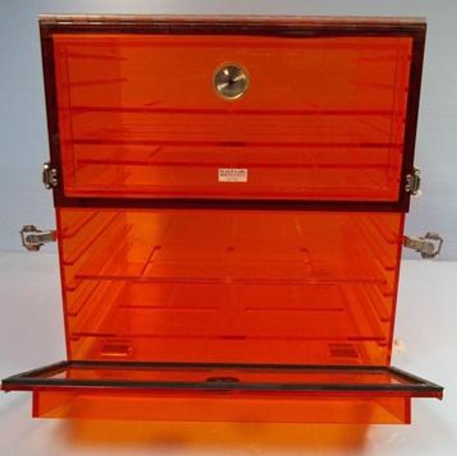 Used QTY. 1. PLAS LABS DESICCATOR #862-CGA AMBER 18" X 19" X 18" 2-COMPARTMENT UPPER AND LOWER 5 SHELF LEVELS PER DUAL LATCHED Z FRONT HYGROMETERS 0-100% SIDE PORTS .