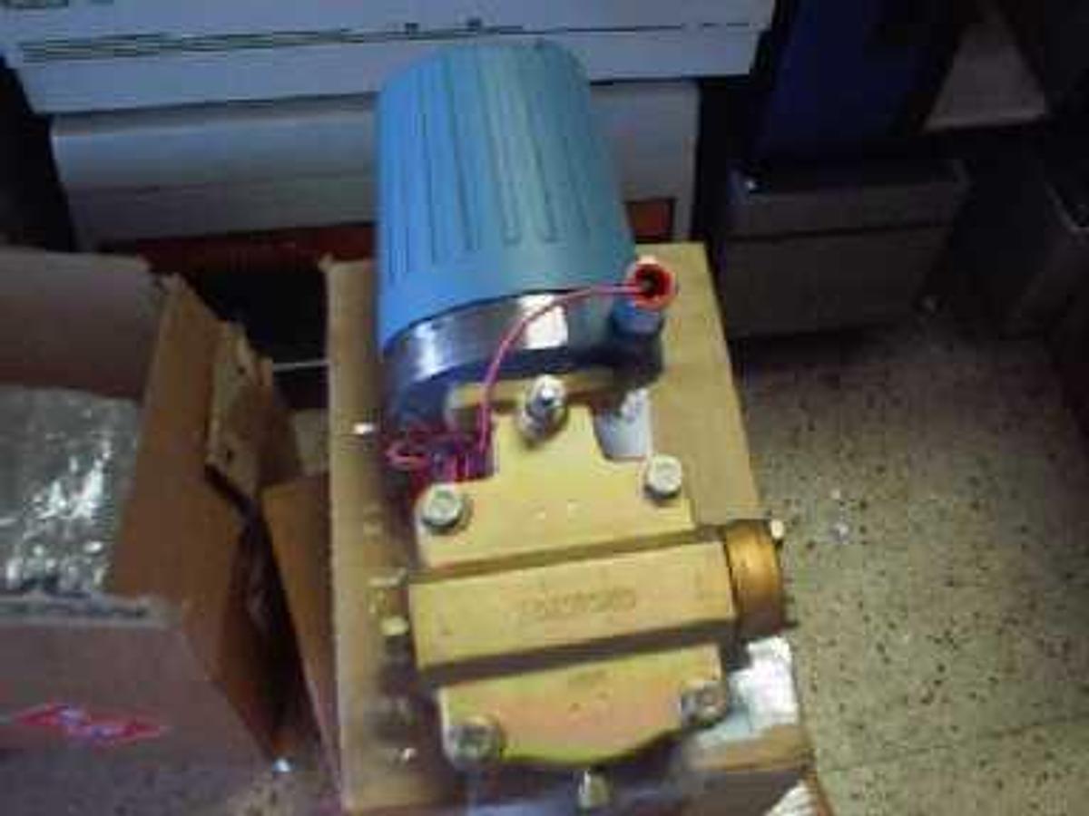 Used QTY. 1. FOXBORO ELECTRONIC TRANSMITTER MODEL E130L CAL. 4 mA = -1" H2O