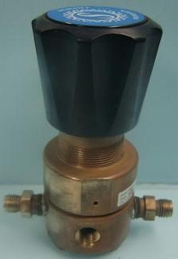 Used QTY. 1. SCOTT SPECIALTY GASES PRESSURE REGULATOR VALVE PART NO. BL-30 LOT NO. 61672 MAX. INLET PRESSURE: 3000 PSIG OUTLET PRESSURE 30 PSIG 1. 3/8" INLET 3. 3/8" OUTLET 94482.