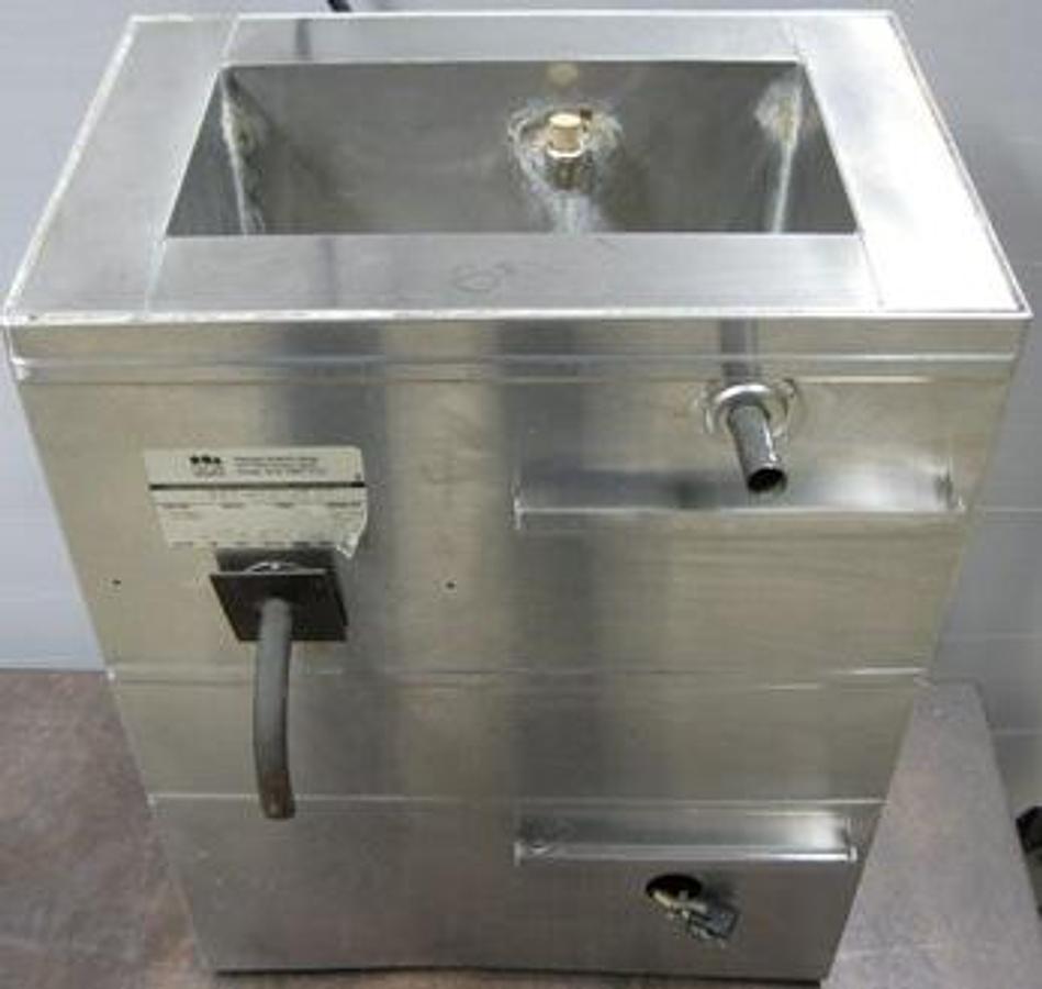 Used QTY. 1. PRECISION SCIENTIFIC MANUAL DISTILLATION BATH ONLY NO FLASK HOLDER OR HEATER. CAT NO: 74730