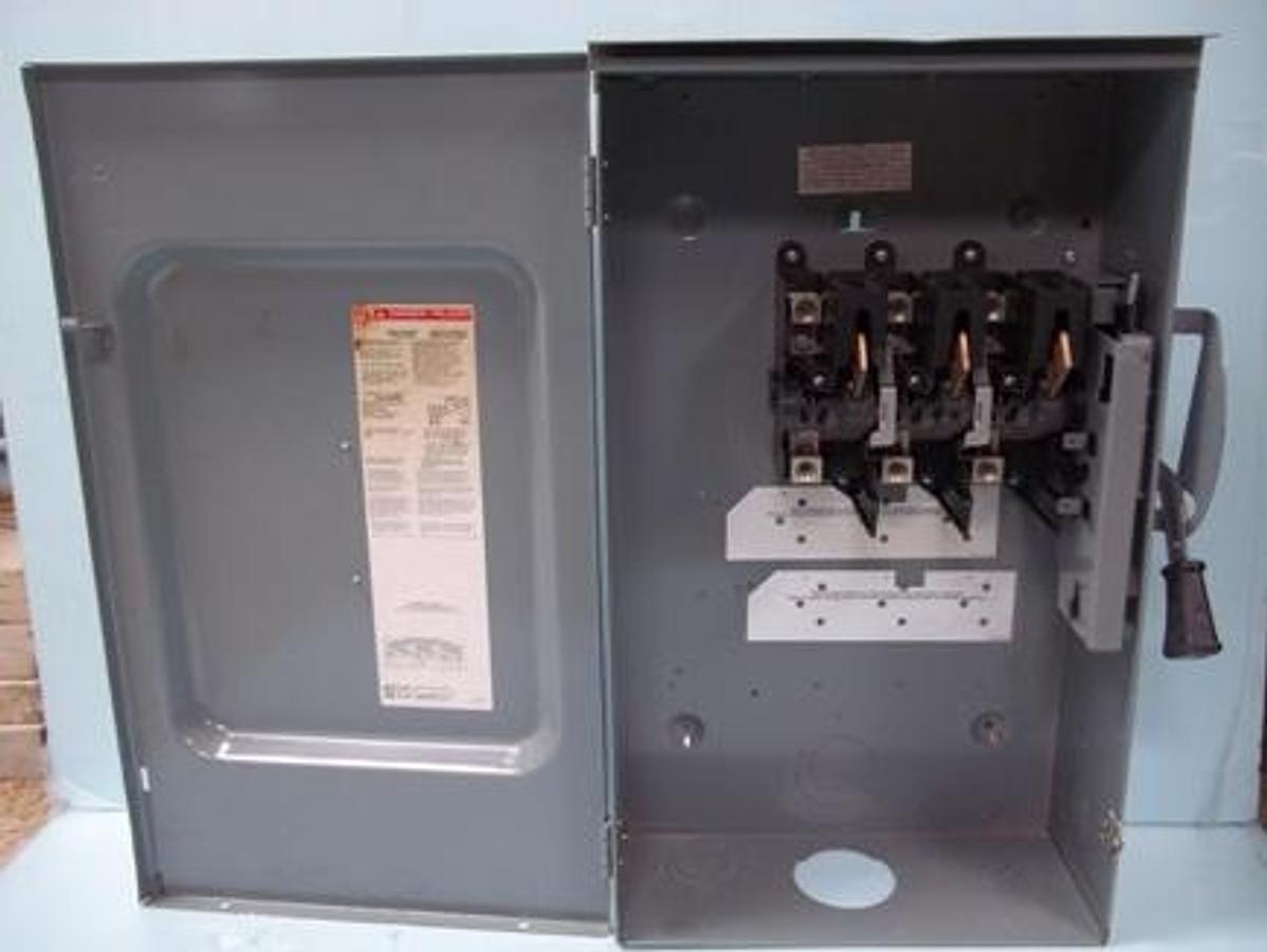 Used QTY. 1. SQUARE D GENERAL DUTY SAFETY SWITCH 200A 240