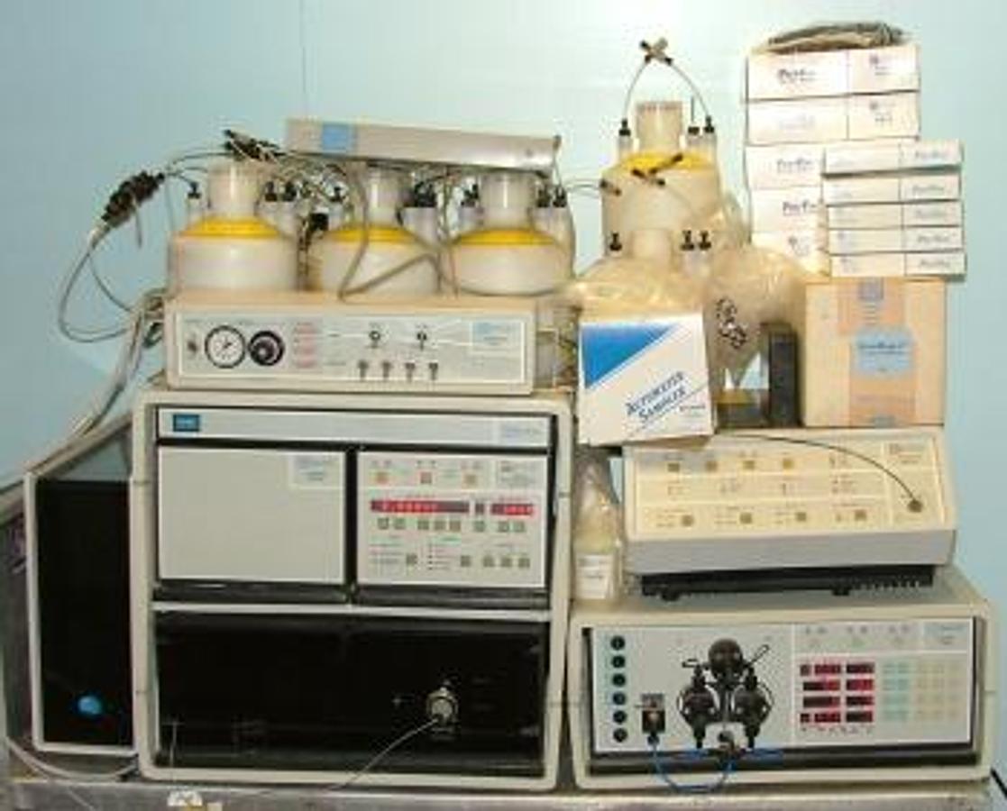 Used QTY. 1. DIONEX SYSTEM UNIT NUMBER 13215 WITH DIONEX PULSED ELECTROCHEMICAL DETECTOR RED-1