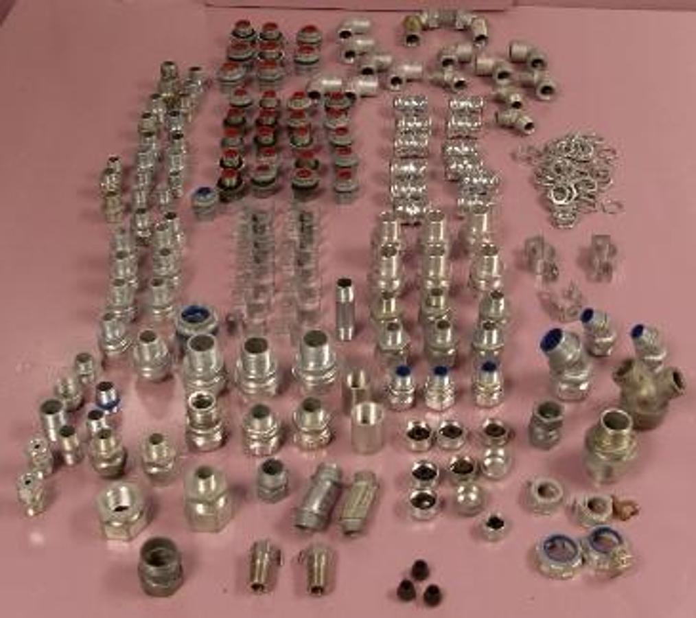 Used LOT OF MULTIPLE ELECTRICAL FITTINGS CONSISTING OF (12) ¾" UL SA 78B/Q1