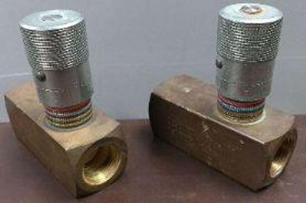 Used PARKER HYDRAULIC VALVE F1200B 11JF AND 11CL