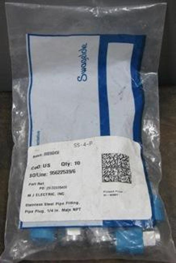 Used SWAGELOK STAINLESS STEEL PIPE FITTING