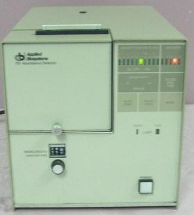 Used QTY. 1. APPLIED BIOSYSTEMS 757 ABSORBANCE DETECTOR
