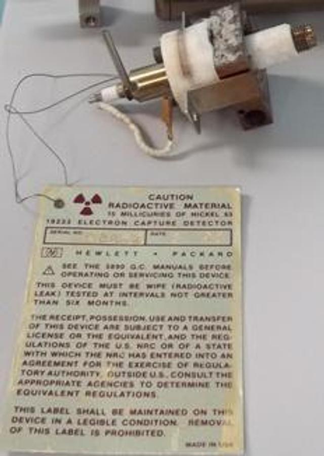 Used QTY. 1. HEWLETT PACKARD 19233 ELECTRON CAPTURE DETECTOR (ECD) NO. 5441