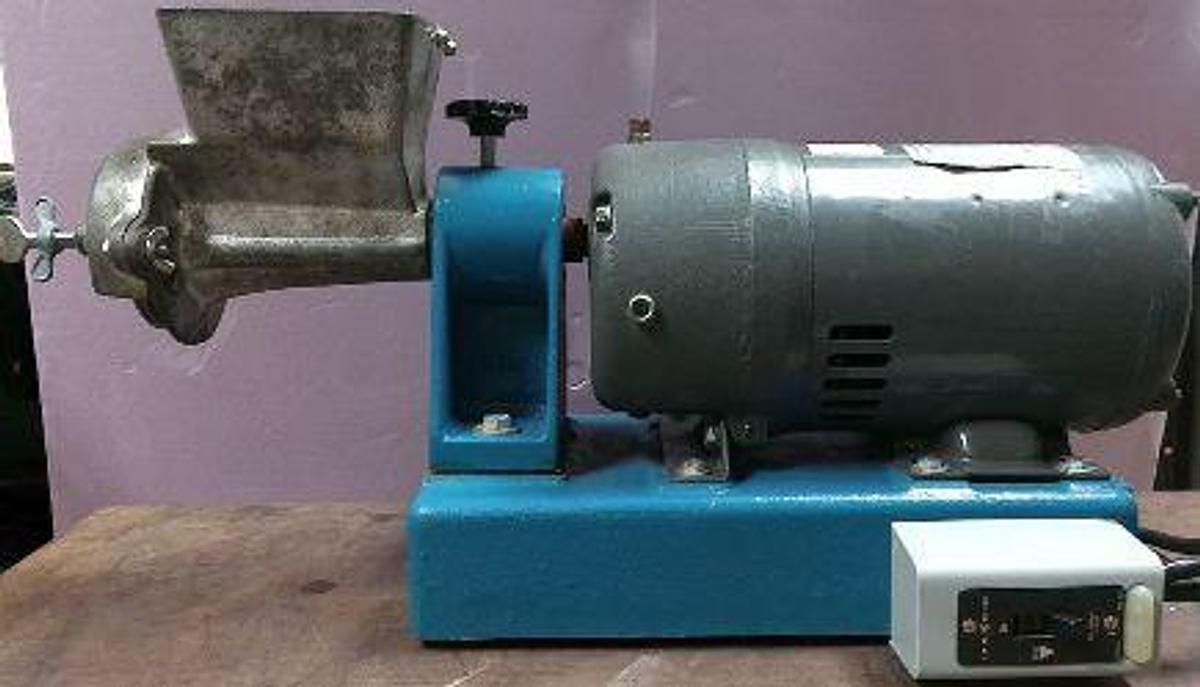 Used THE STRAUB COMPANY / QUAKER CITY MILL 4E GRINDING MILL F3-E H131