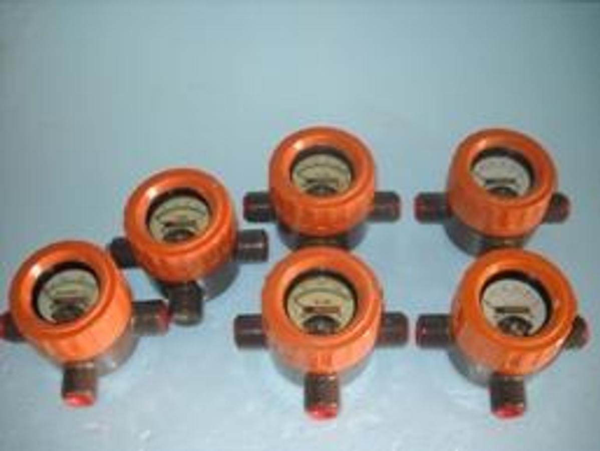 Used MI MOORE INDUSTRIES PROCESS MEASUREMENT COMPANY EXPLOSION PROOF GAUGES 906353 0689 N015KE WITH THREE PORT 1 = 0 TO 2.5 RPM