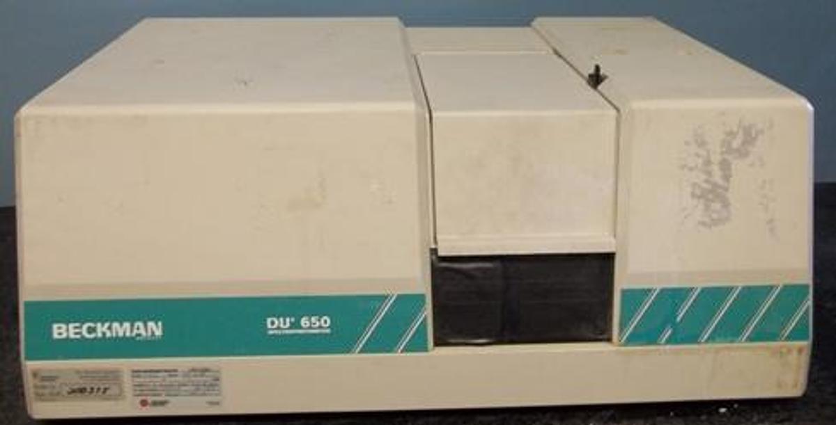 Used QTY. 1. BECKMAN DU 650 SPECTROPHOTOMETER MODEL: DU 600 SERIES