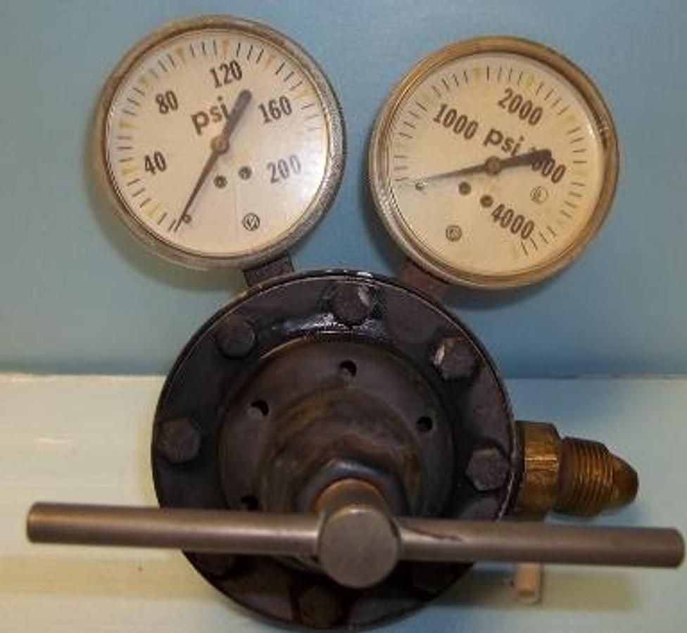 Used QTY. 1. ROCKFORD SMITH WELDING EQUIPMENT MPLS U.S.A. COMPRESSED GAS REGULATOR
