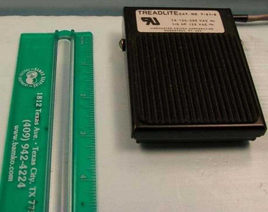 Used QTY. 1. TREADLITE CAT # T-51-5 7A 125-250 VAC~ 1/6 HP 125 VAC~.