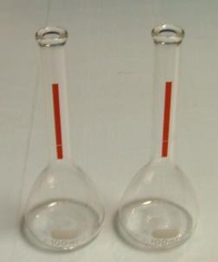 Used QTY. 2. PYREX VOLUMETRIC FLASKS 1000 ML WITH RED INDICATOR