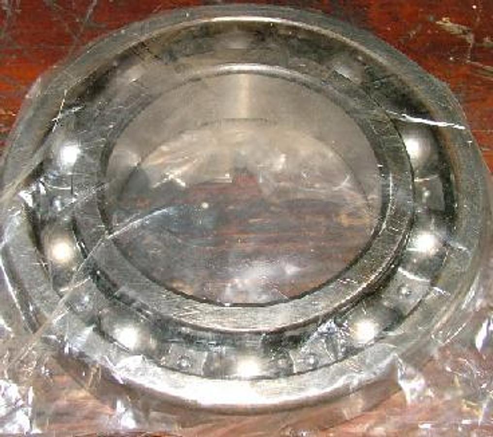 Used QTY. 4. KAYO BALL & ROLLER BEARINGS 6218K