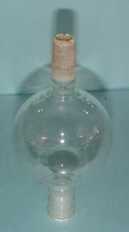 Used QTY. 1. ALDRICH 500ML ROUND BOILING FLASK W/ 24/40 FEMALE TOP 24/40 MALE BOTTOM EXIT.