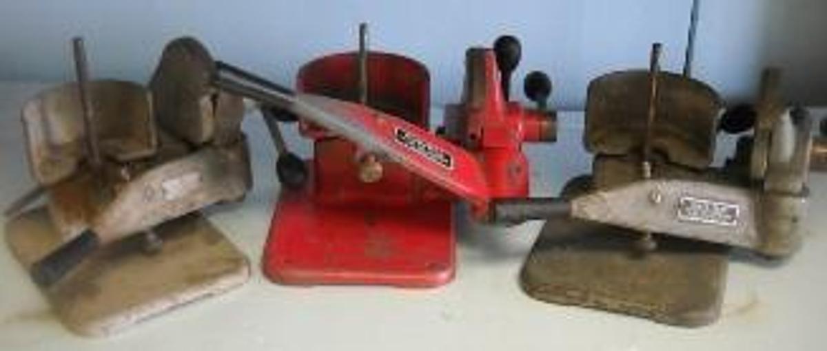 Used KWIK-WAY MANUFACTURING CO. TYPE "HD" WHEEL TRUING DEVICE