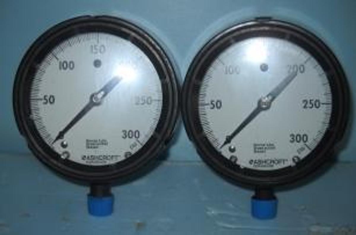 Used ASHCROFT DURAGAUGE 0-300PSI BRONZE TUBE BRASS SOCKET BRAZED.