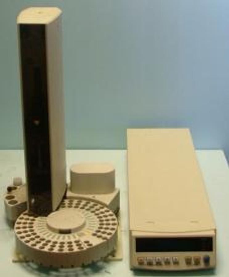 Used THERMOQUEST AS 2000 CONTROLLER MODEL AS 2000 CU SERIAL 990409 WITH SAMPLE TRAY NO INFO ON SAMPLE TRAY CONTROLLER SET UP FOR 230V