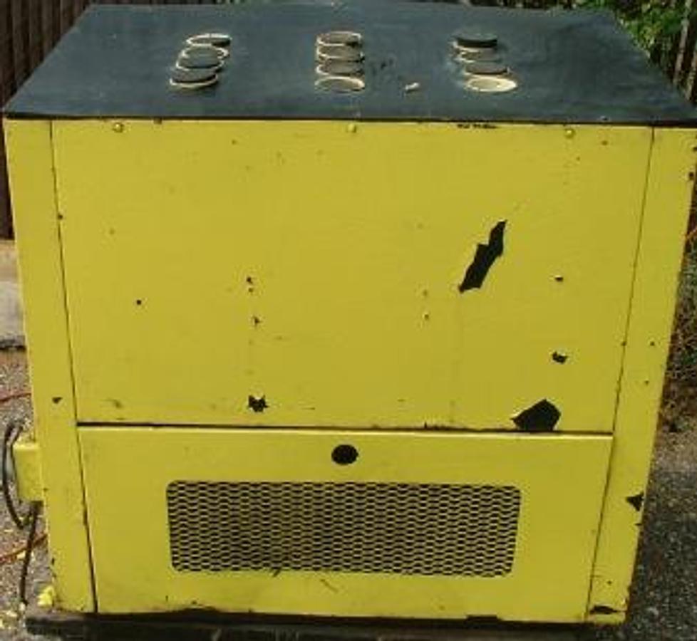 Used QTY. 1. KING INDUSTRIES POUR POINT CHILLER WITH 3 COMPRESSORS