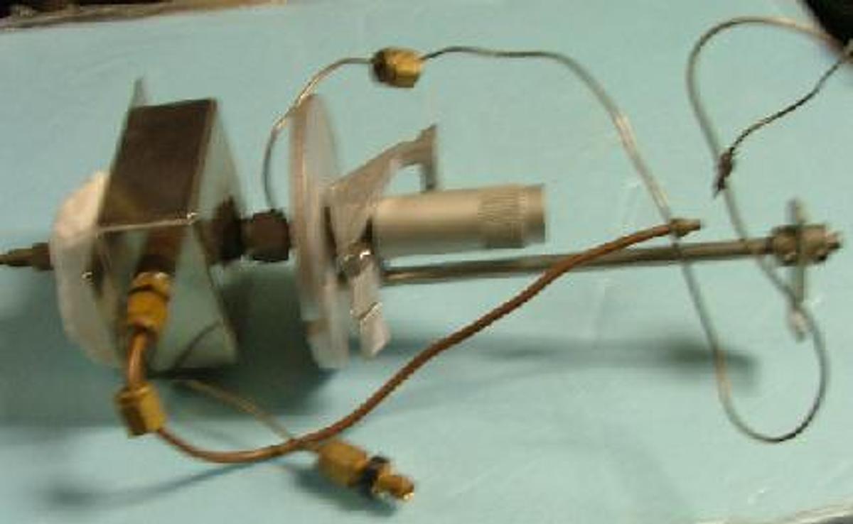Used QTY. 1. VARIAN GAS CHROMATOGRAPH PART DETECTOR? INJECTOR?