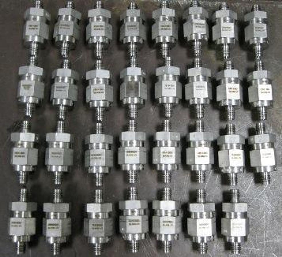 Used SWAGELOK SS-CHS2-1/3 STAINLESS STEEL POPPET 6000 PSIG (413 BAR) CHECK VALVE