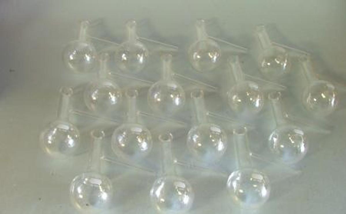 Used QTY. 15. PYREX 200ML DISTALLITION FLASKS NO. 4680.