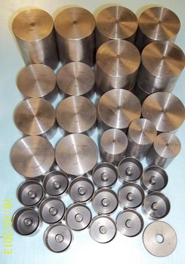 Used QTY. 1. LOT OF WEIGHTS QTY. 1. WEIGHTS MARKED Â½-264